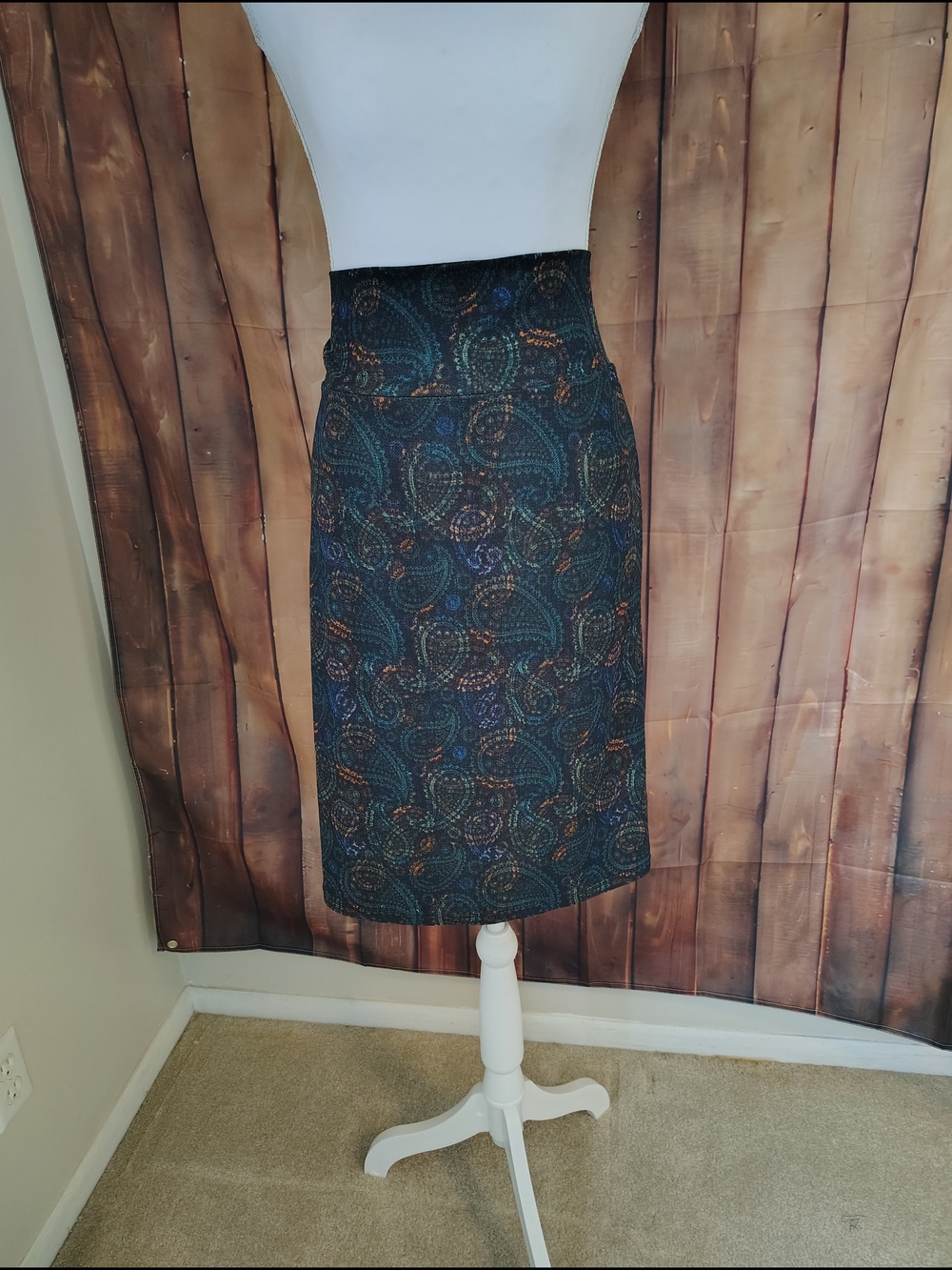 LuLaRoe XL Stretchy Paisley Pencil Skirt in Teal, Rust and Navy